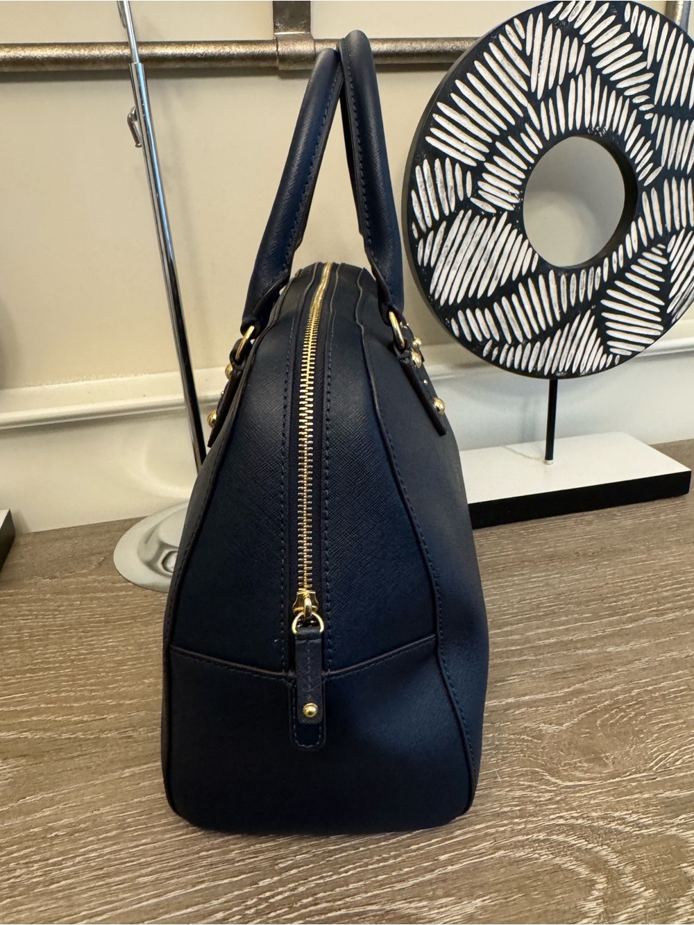 Michael Kors Navy Saffiano Dome Satchel with Gold Hardware. - Picture 6 of 12